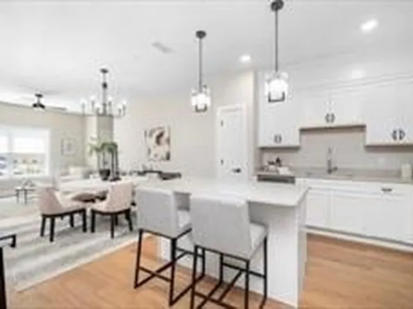 36 Old Louisquisset Pike #102, North Smithfield, RI 02896