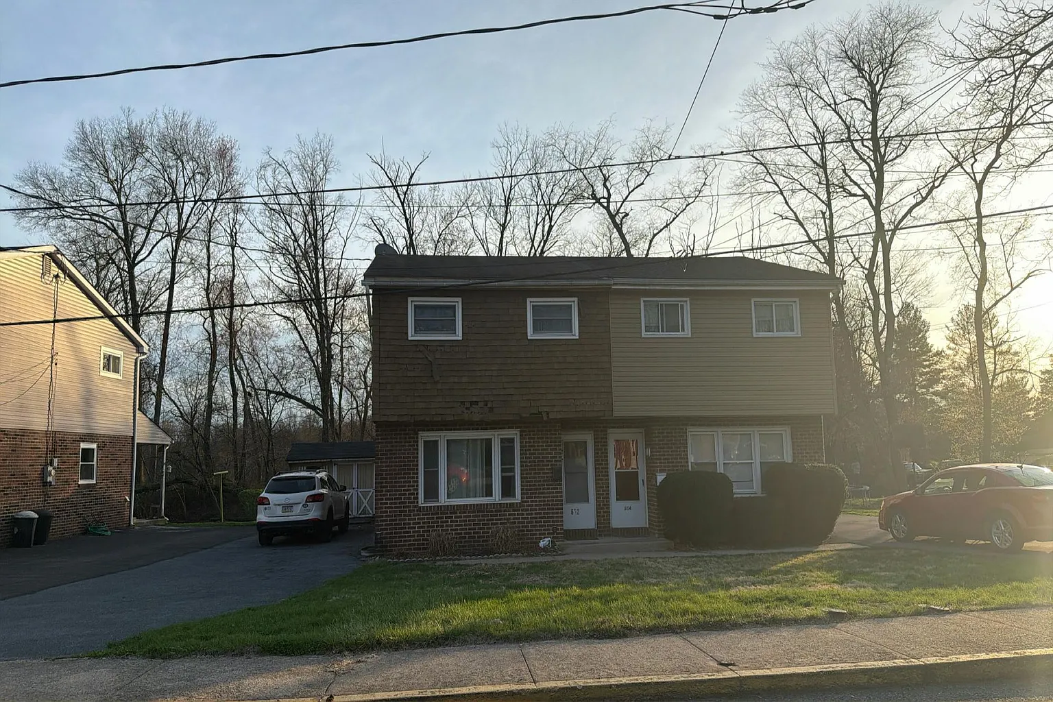 652 Water St photo 1