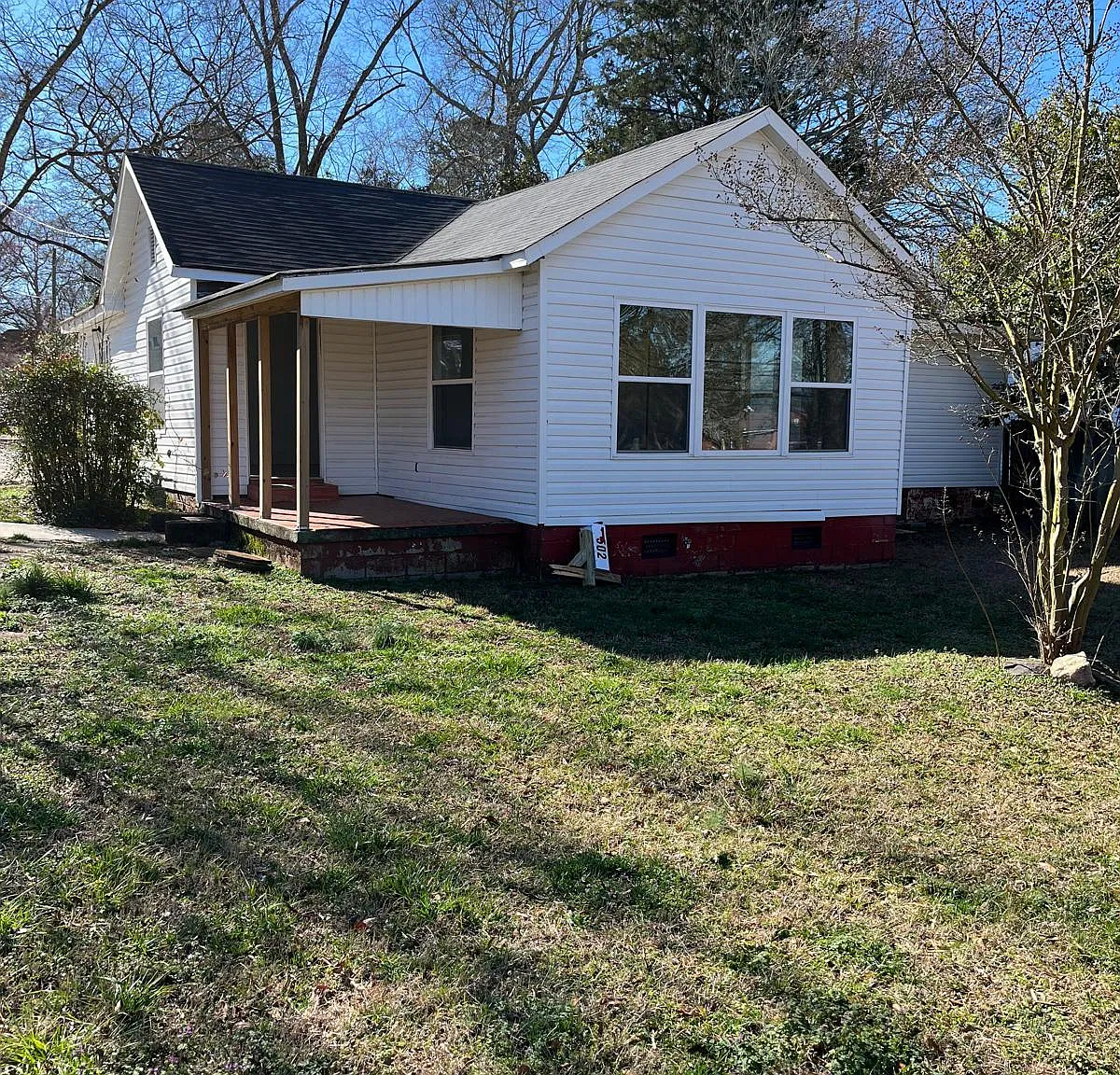 3 bed, 2.0 bath, 1443 sqft, $1,700 — Photo 1