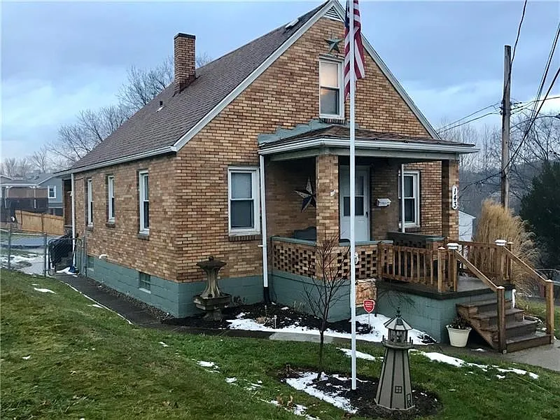 143 Chestnut St photo 1