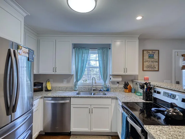 Trammel Dr — Photo 17