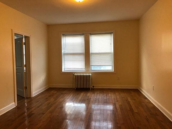 3rd image of 11-13 Gifford Ave #16