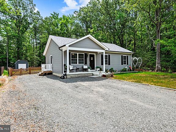 4th image of 284 Shorewood Dr