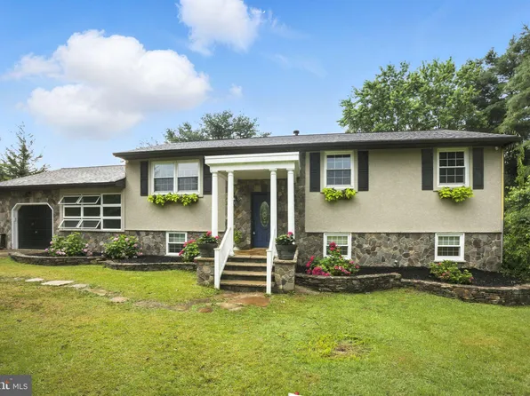 139 E Wolfert Station Rd, Mickleton, NJ 08056