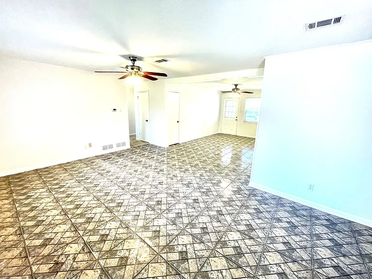 201 E Fuller Dr — Photo 5