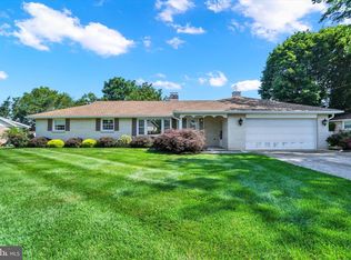 841 Sunlight Dr, York, PA 17402