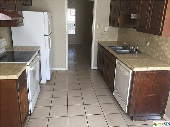 2nd image of 1011 Hazelton St #11