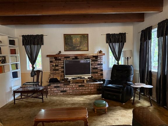 LIVING ROOM & FIREPLACE