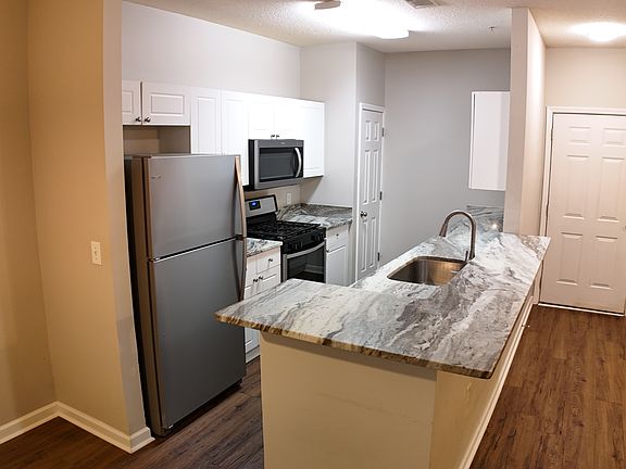 2nd image of 303 McKenna Cir