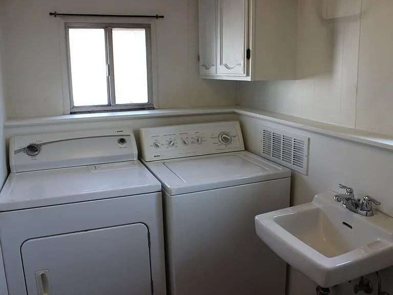 1407 Danforth Ave — Photo 6