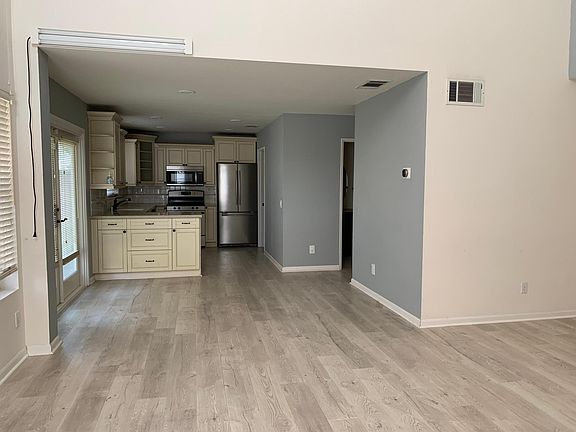 3rd image of 16134 Chandler Ct