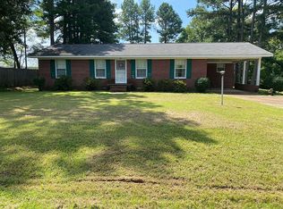 420 2nd St, Henderson, TN 38340