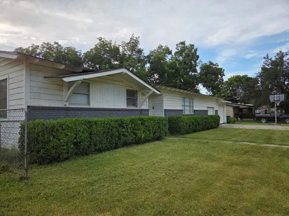 304 S Buffalo St, Chico, TX 76431