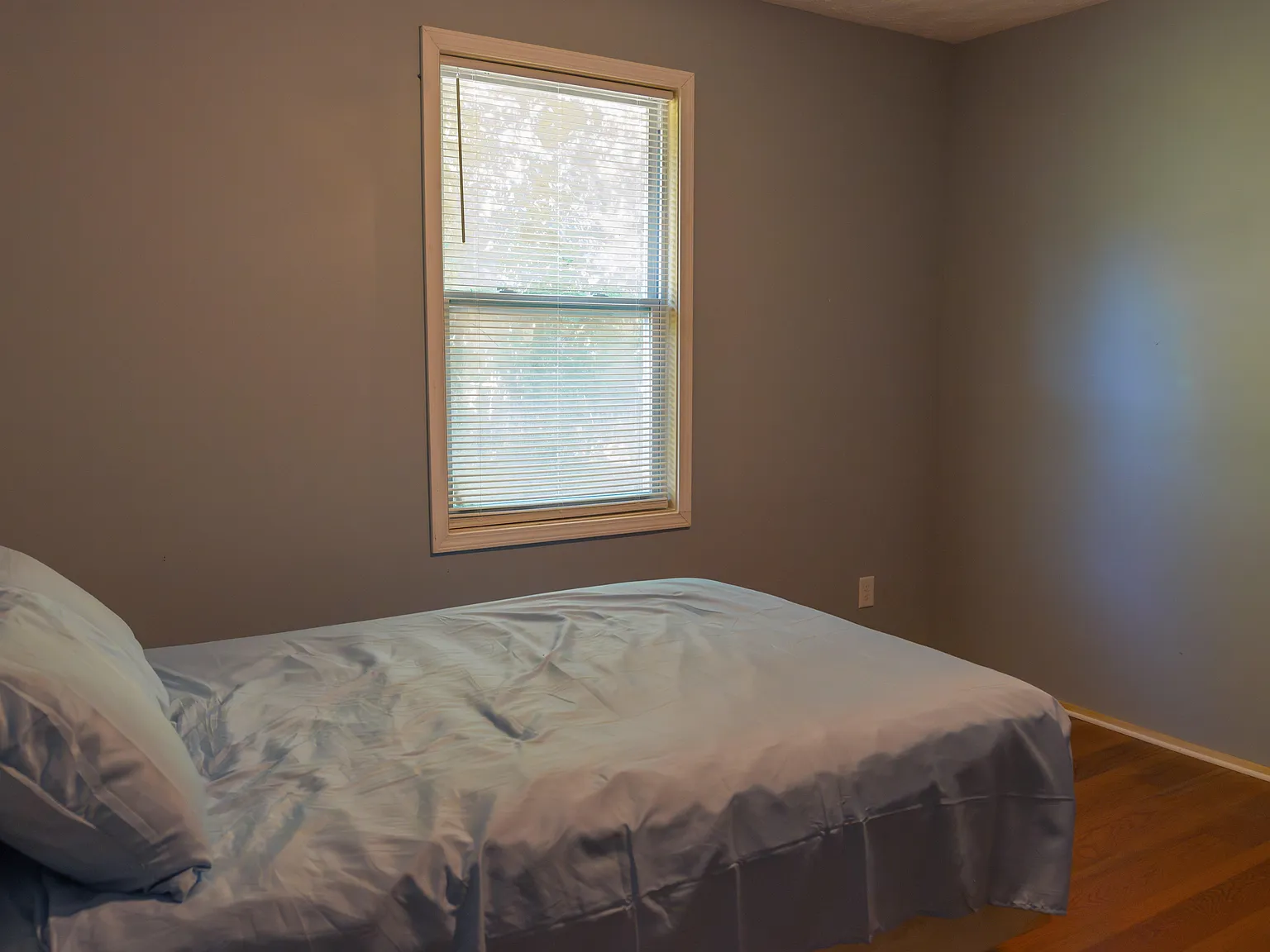 4 bed, 5.0 bath, 2500 sqft, $1,027 — Photo 1