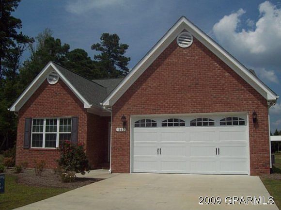 1st image of 1052 Dearborn Court