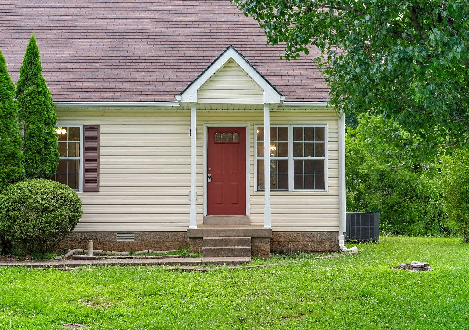 3 Bedroom Pet friendly Home For Rent Near Dover Crossing — Photo 3