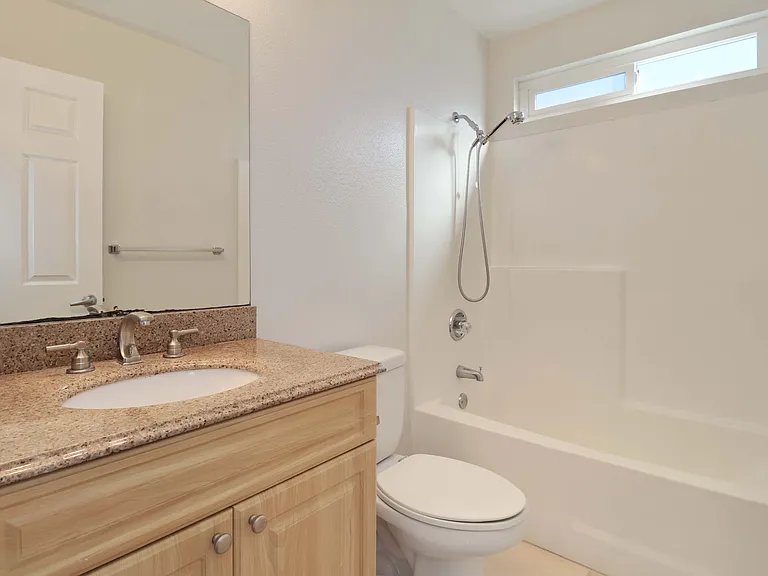 1160 E Washington Ave #3 — Photo 8