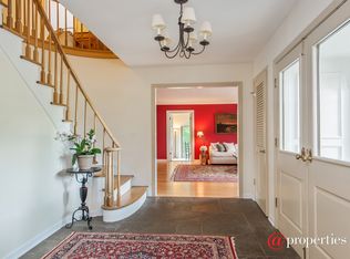 2124 Middlefork Rd, Northfield, IL 60093