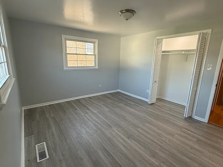 12821 S Manistee Ave — Photo 7