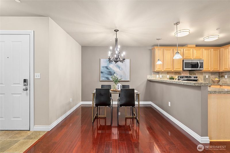 4th image of 11306 124th Avenue NE #302