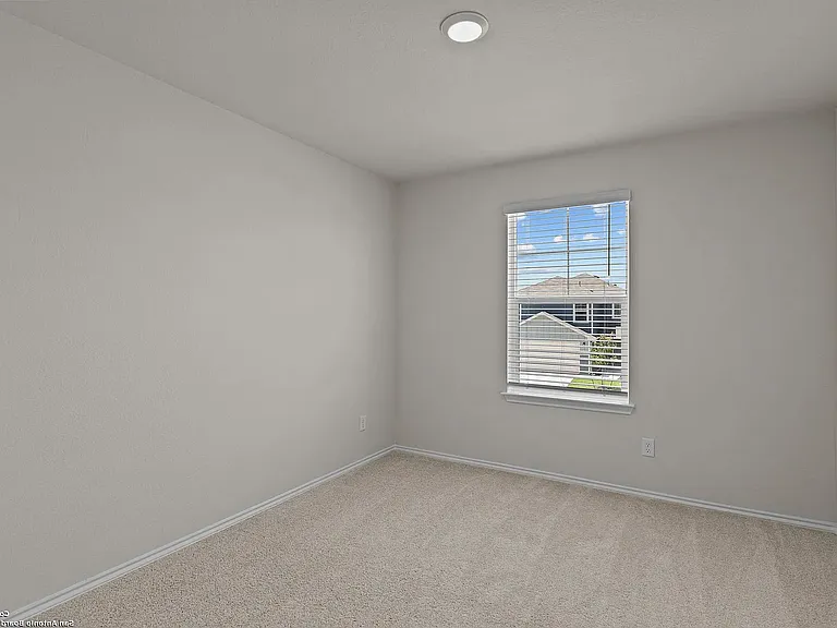 819 Bluegrass Point — Photo 6