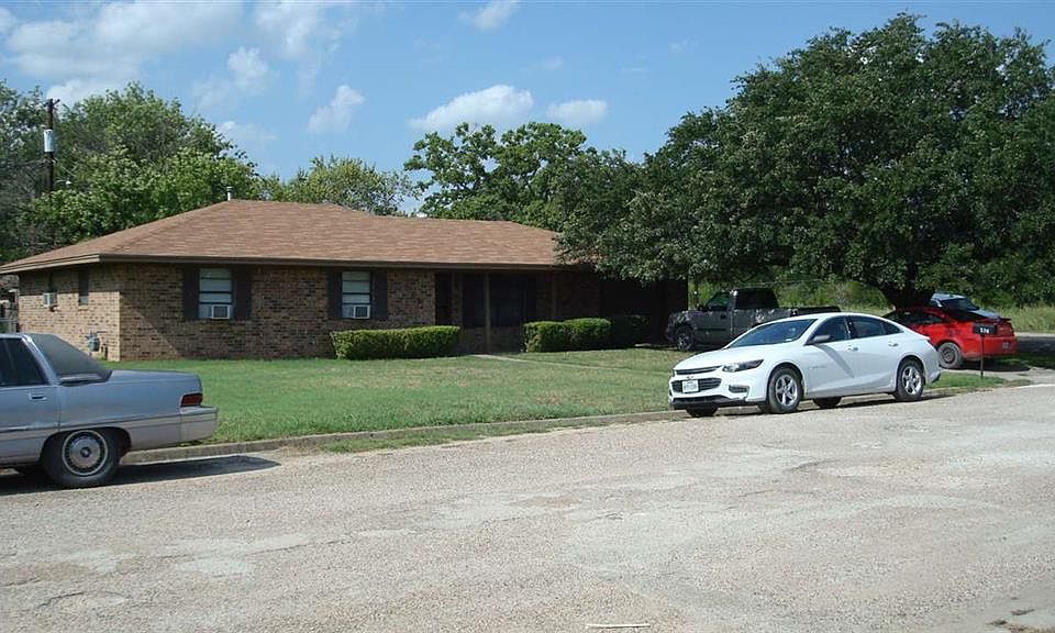 1st image of 239 Bluebonnett Dr