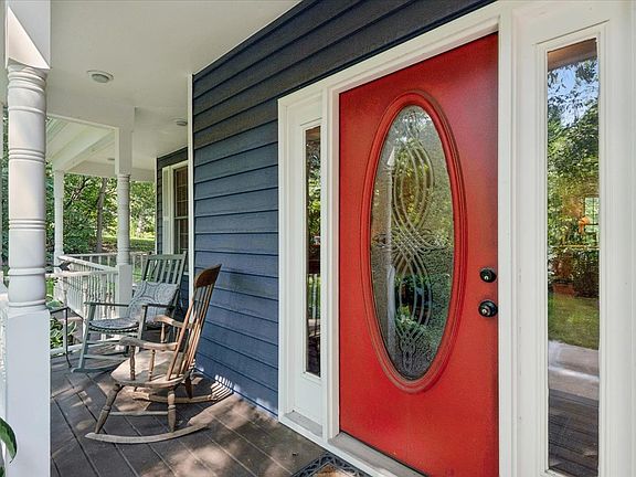 3rd image of 300 White Tail Ln