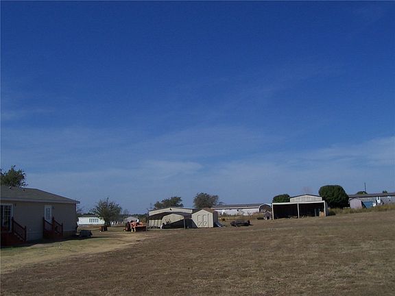 2nd image of 1109 County Road 607