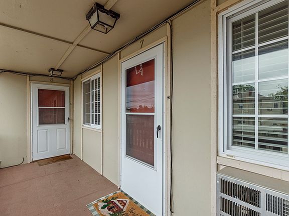 4th image of 1634 S Cincinnati Ave APT 8