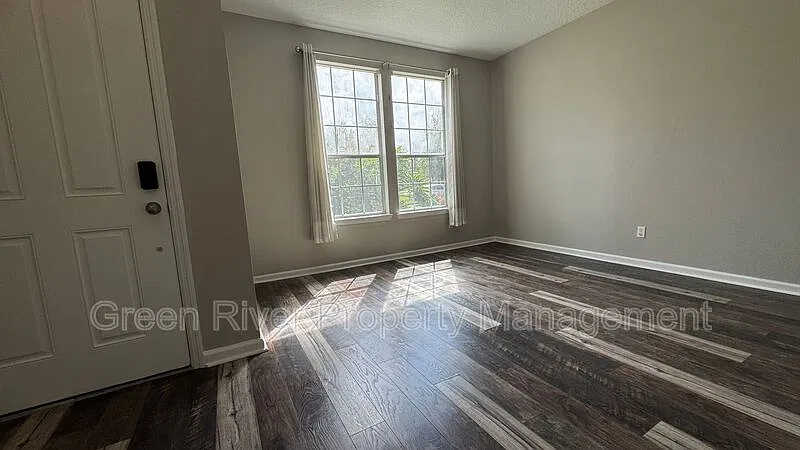 3 bed, 2.5 bath, 1584 sqft, $1,850 — Photo 2