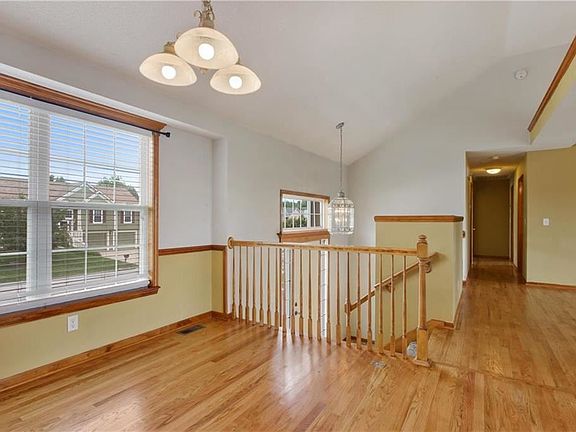 4th image of 16306 Hight Ave