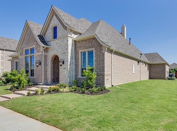 2nd image of 1102 Blue Lake Blvd