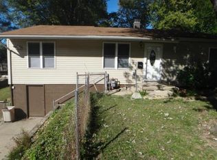 1332 Oak Dr, Decatur, IL 62526