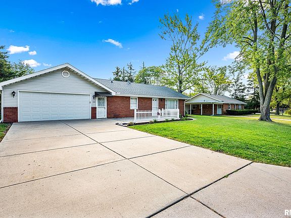2nd image of 4924 N Graceland Dr