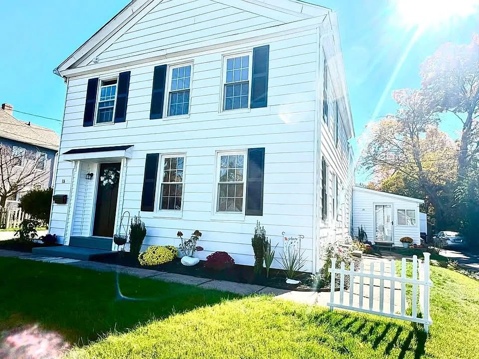 2 bed, 1200 sqft, $2,100 — Photo 2