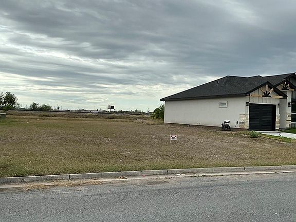 2nd image of 3 Broadway Dr
