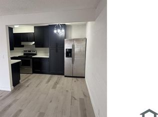 615 S Royal Crest Cir Unit 13, Las Vegas, NV 89169