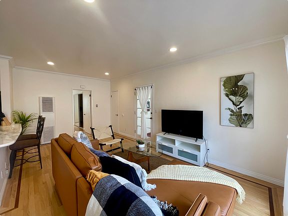 4th image of 1111 11th St #208