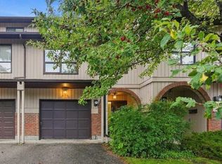 52 W Canterbury Gdns SW, Calgary, AB T2W 2S9