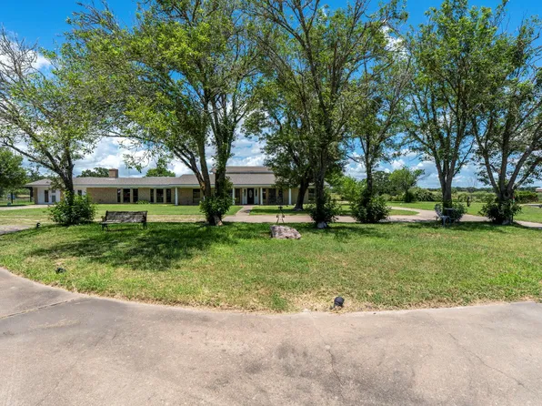 3345 E Austin St, Giddings, TX 78942