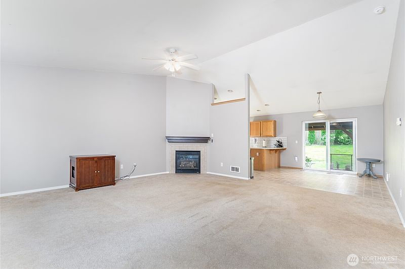 4th image of 2232 256th Street NW