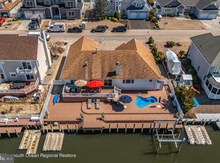 812 Ensign Dr, Forked River, NJ 08731