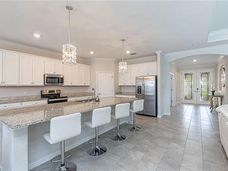 2079 Vermont Ln — Photo 7