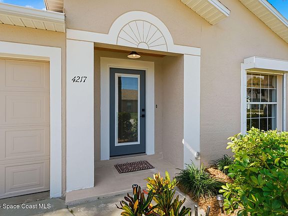 3rd image of 4217 Mount Carmel Ln