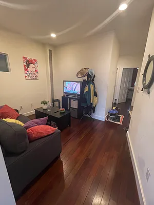 Rented by Nooklyn NYC LLC | media 23