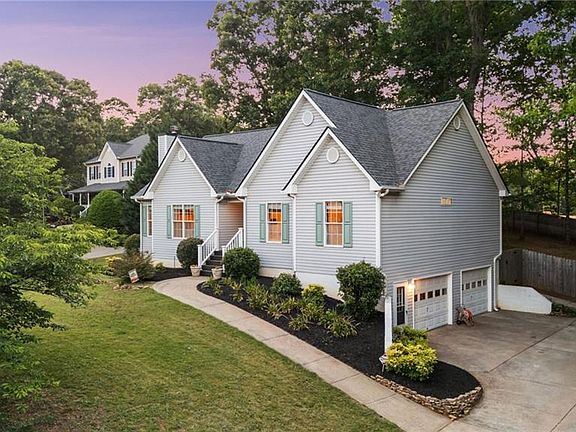 2nd image of 1086 Fieldstone Dr