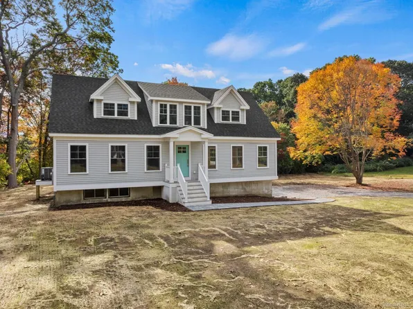 6 Cedarwood Lane, Old Saybrook, CT 06475