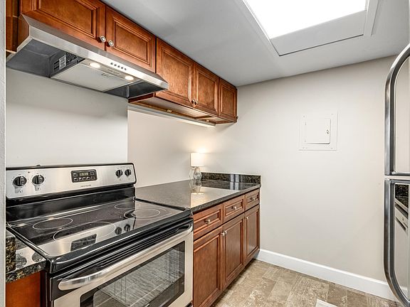 2nd image of 132 Bristol Ct