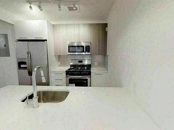 5th image of 1000 Ocean Ave #2C