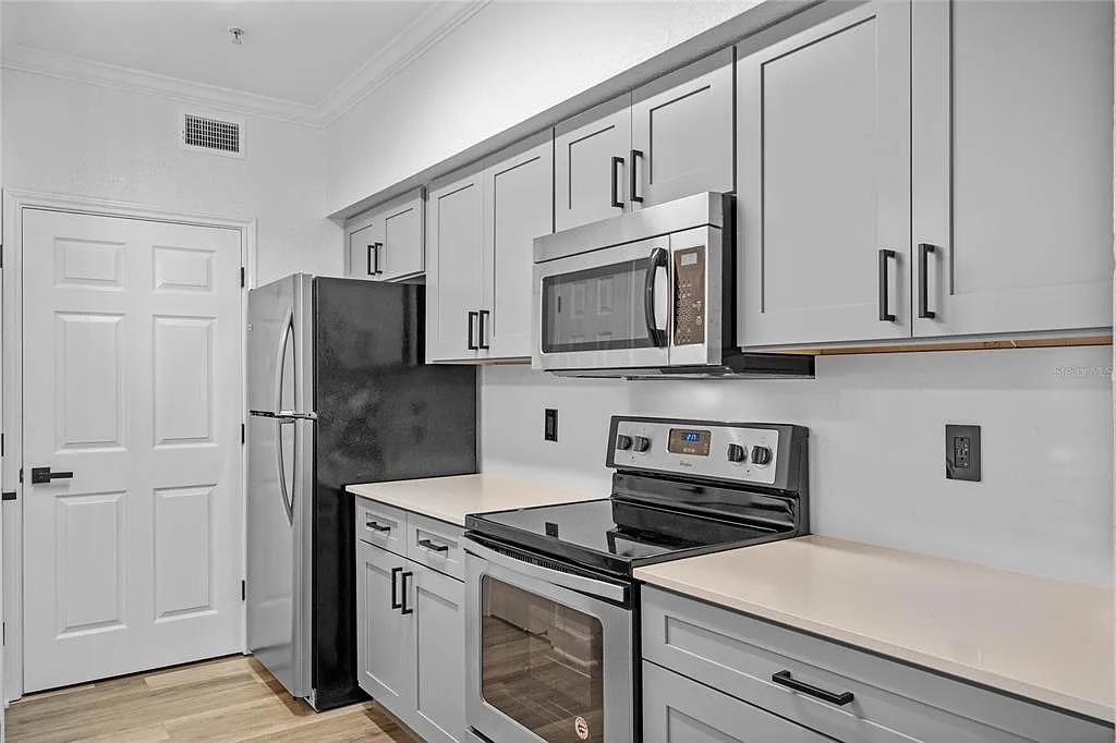 2 bed, 2.0 bath, 1053 sqft, $2,000 — Photo 4